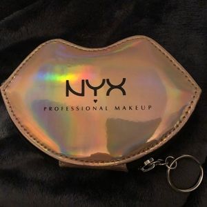 NYX travel size mascara & makeup case